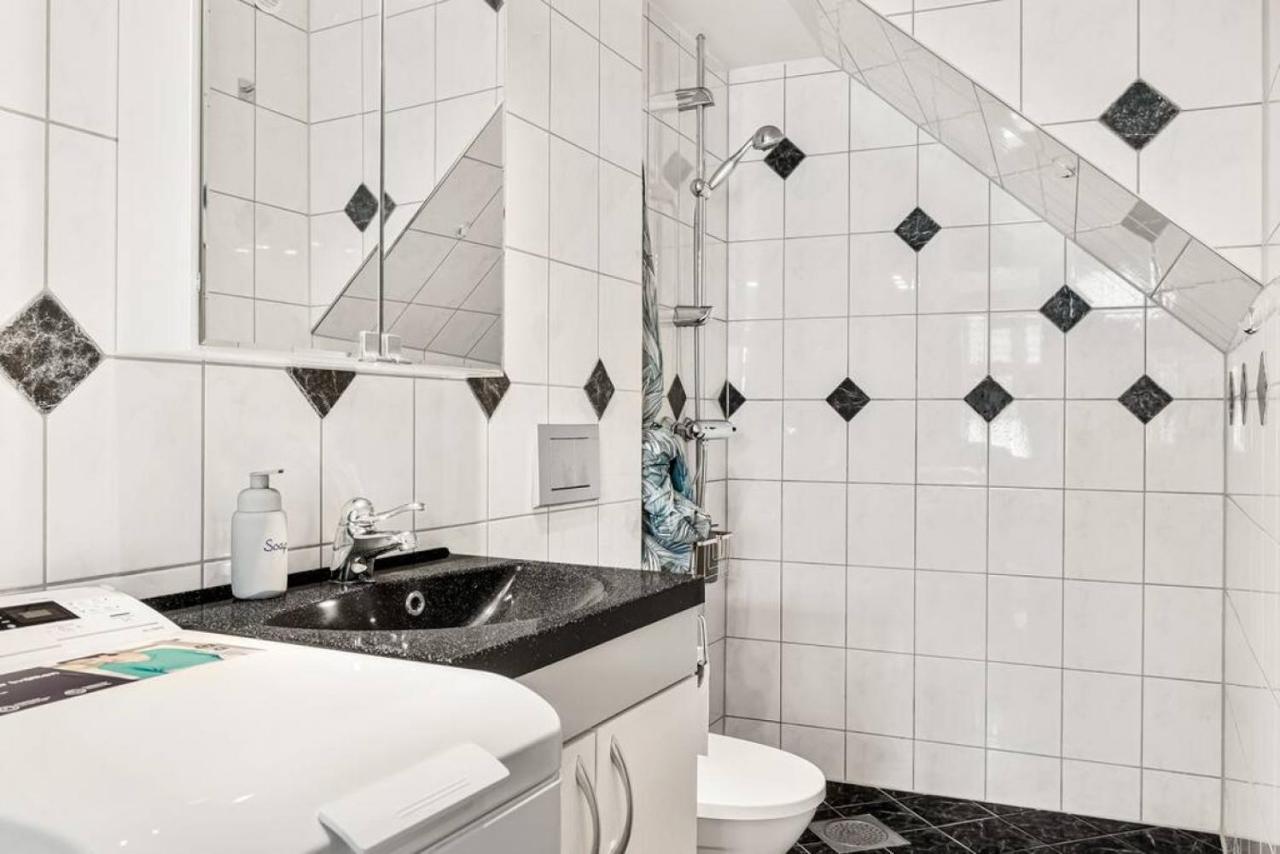 Dinbnb Apartments I Historical Two-Floor Apartment With Rooftop Panorama I 1645 Heritage Bergen Exterior foto