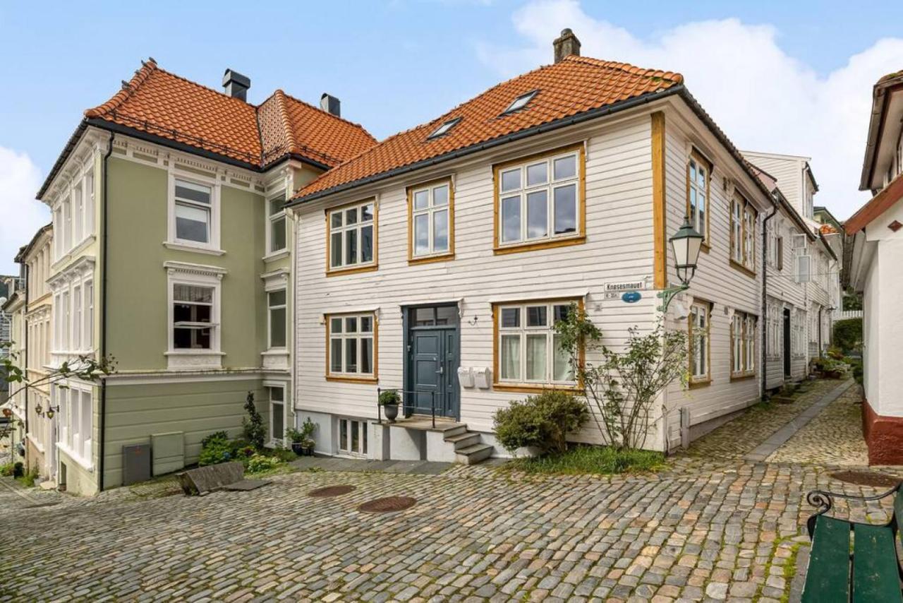 Dinbnb Apartments I Historical Two-Floor Apartment With Rooftop Panorama I 1645 Heritage Bergen Exterior foto