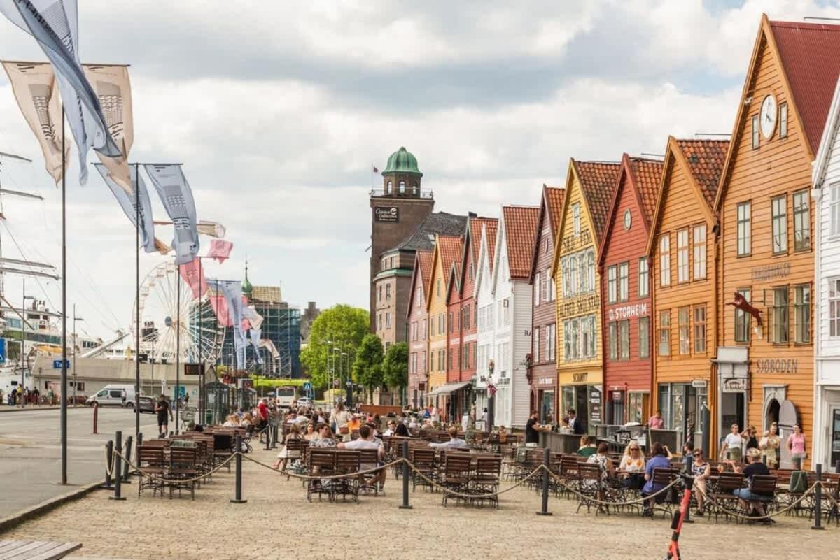 Dinbnb Apartments I Historical Two-Floor Apartment With Rooftop Panorama I 1645 Heritage Bergen Exterior foto
