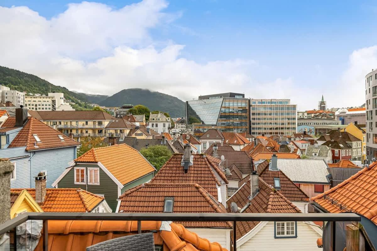 Dinbnb Apartments I Historical Two-Floor Apartment With Rooftop Panorama I 1645 Heritage Bergen Exterior foto